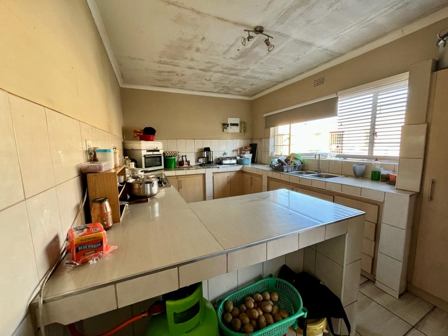6 Bedroom Property for Sale in Riverton Western Cape